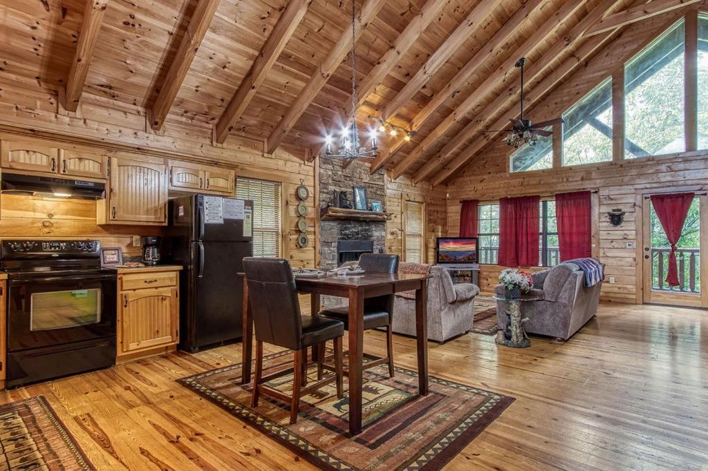Holiday home Always Kiss Me Goodnight- Hot Tub, Get 1089 Of Free Area Attraction Tickets For Each Paid Day! *